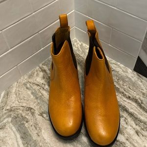 Duluth Trading, Chelsea Ankle Boots; Size 10; leather with side gussets; mustard